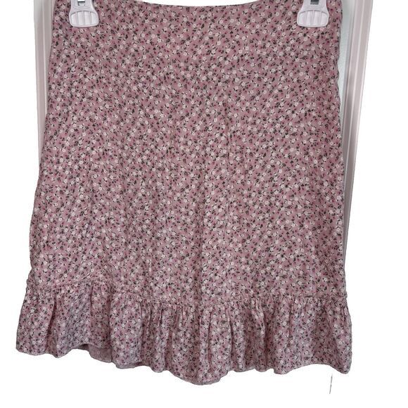 Brandy Melville Brandy Melville Pink Floral Cara Mini Skirt 3 Ruffled Mini Size 27" / US 4 / IT 40 - 2 Thumbnail
