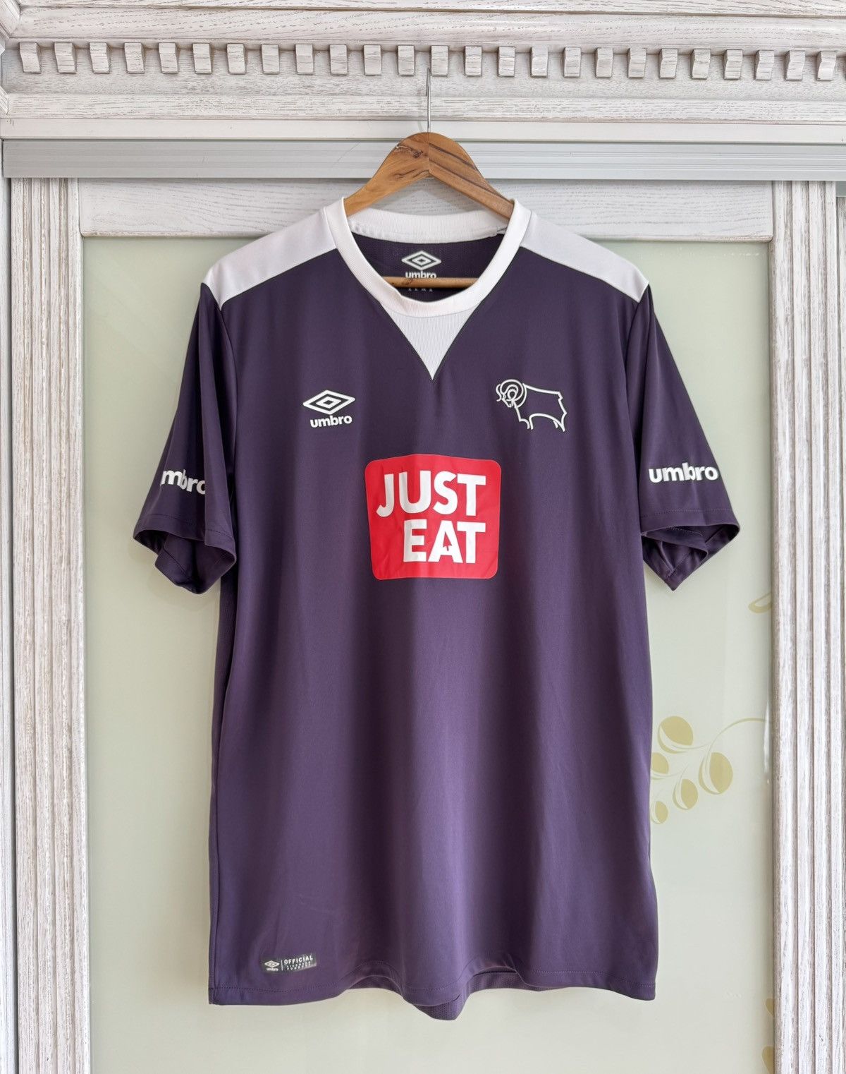 Umbro Derby County 2015-2016 Away Soccer Jersey Football Kit Shirt Size US XL / EU 56 / 4 - 1 Thumbnail
