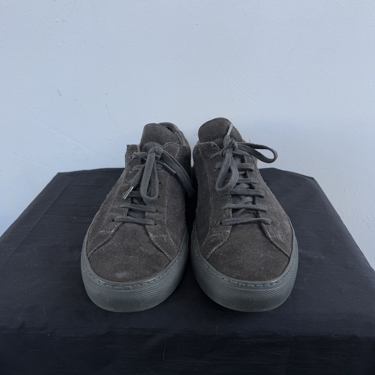 Common Projects Common Projects Achilles Low Gray Suede Size US 8 / EU 41 - 4 Thumbnail