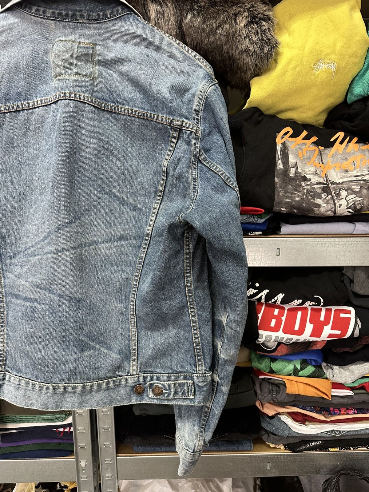 Levi's Vintage Clothing Vintage Levi’s Denim Jacket Washed Blue Trucker 90s Hype Size US XL / EU 56 / 4 - 17 Thumbnail