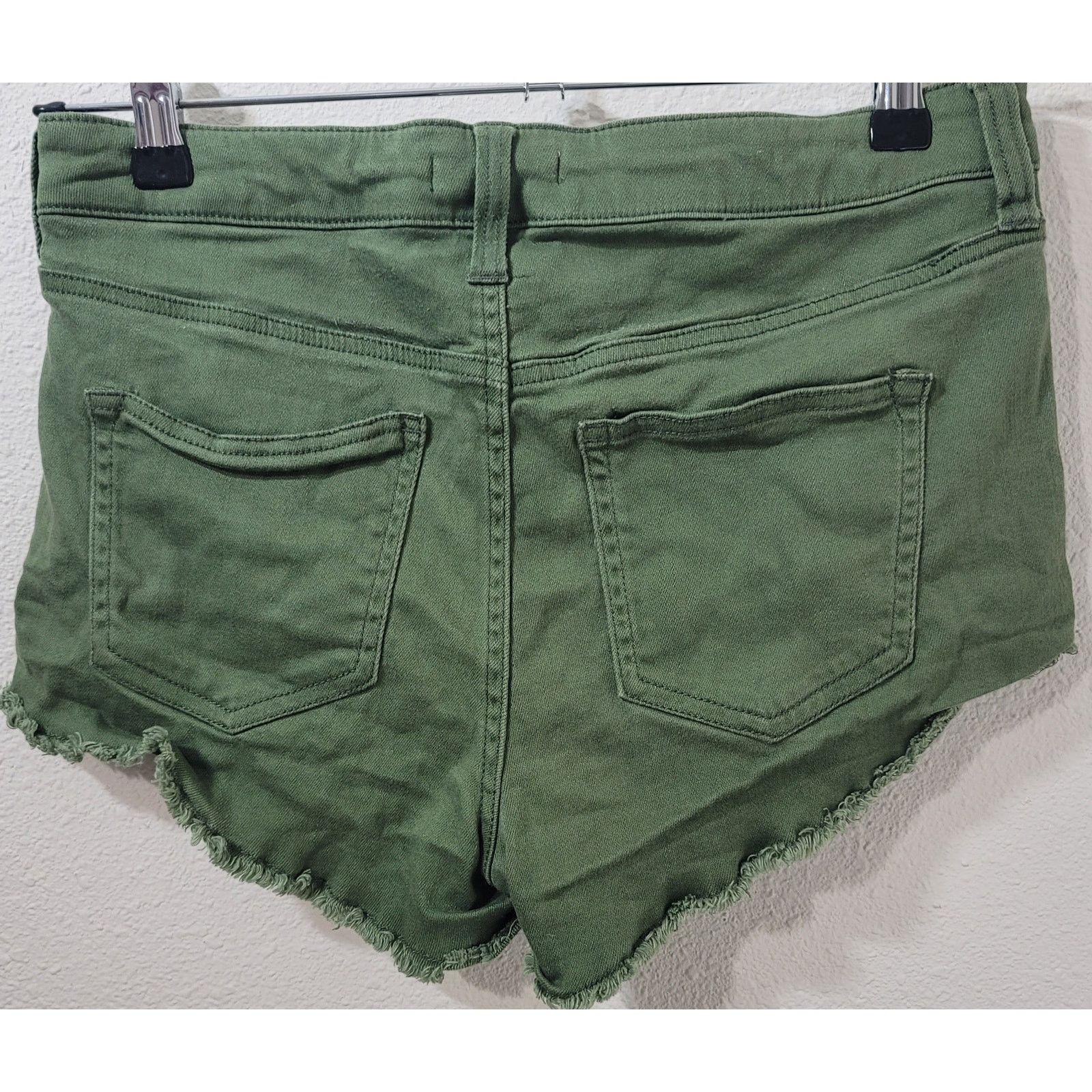 Other Altar'd State Green Distressed Hot Pants Denim Shorts 28 / 7 Size 30" / US 8 / IT 44 - 2 Thumbnail