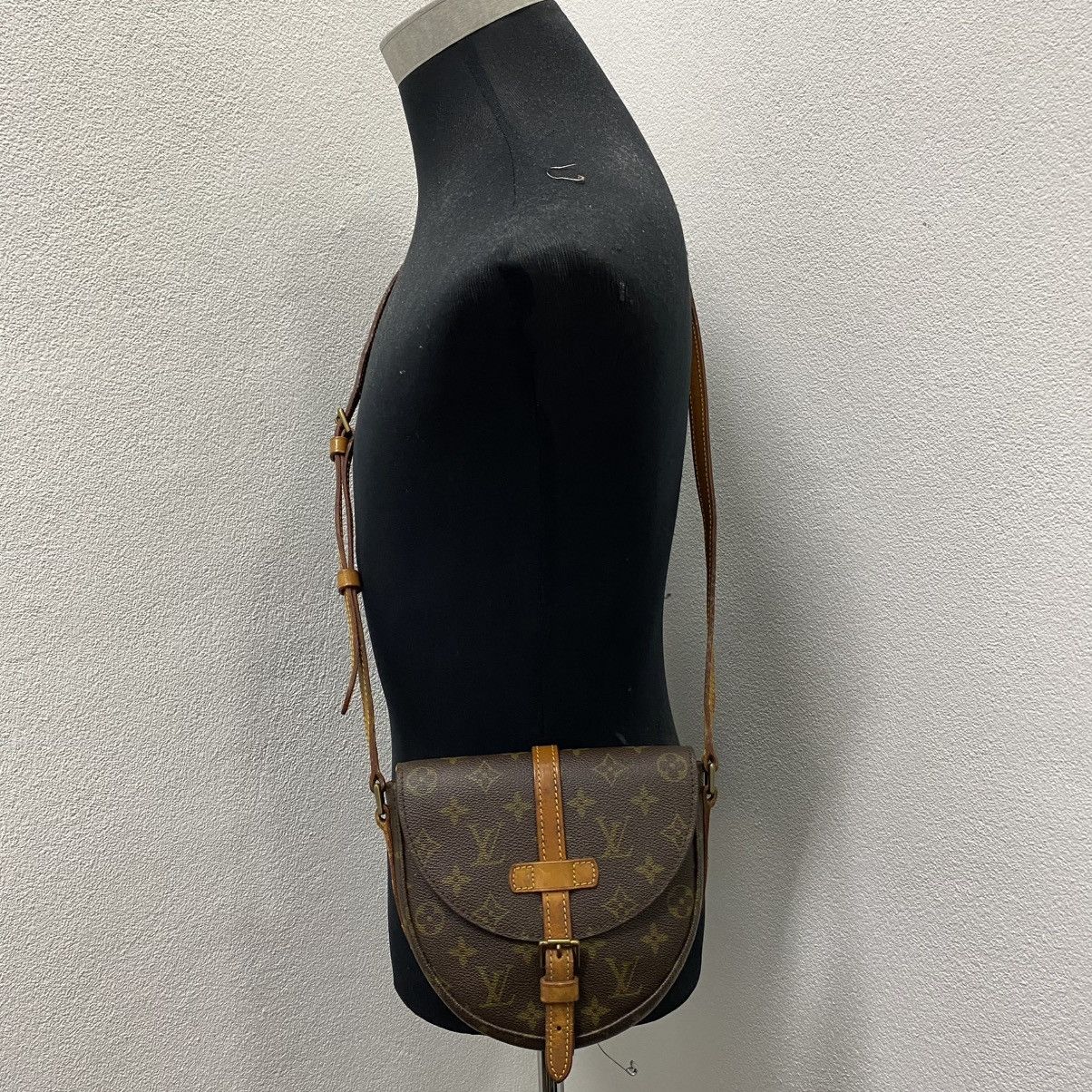 Louis Vuitton ‼️YES‼️ VINTAGE SWISS MADE ZIPPER LOUIS VUITTON CHANTILLY PM Size ONE SIZE - 18 Thumbnail