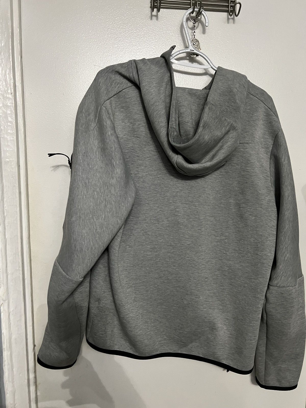 Nike XL Gray Nike tech Sweatpants + L Nike Tech Hoodie Size US 36 / EU 52 - 5 Thumbnail