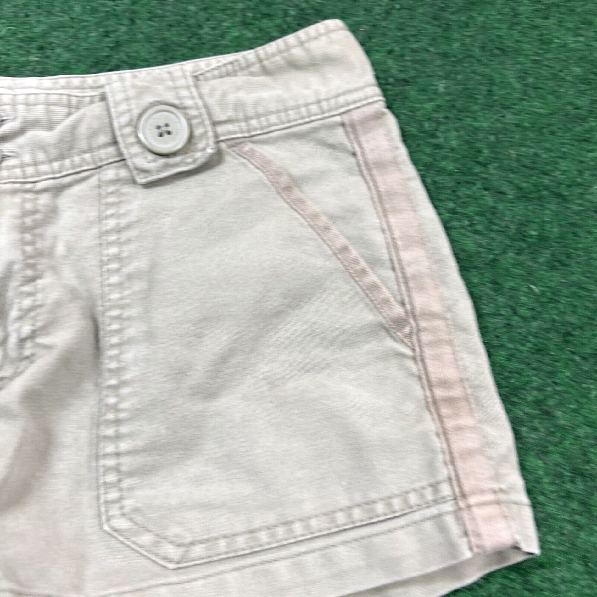 Old Navy Old Navy Womens Shorts Army Green Ultra Low Waist 3 Inch Inseam Casual Sz 6(29) Size 28" / US 6 / IT 42 - 3 Thumbnail