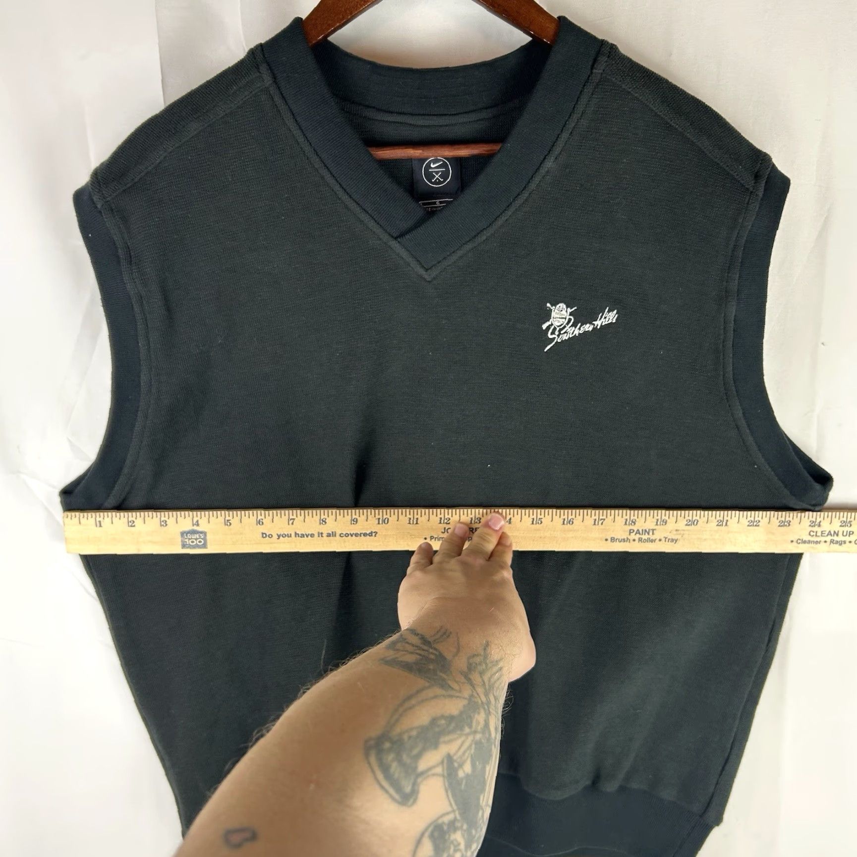 Vintage VINTAGE Nike Golf Men’s Large Black Sleeveless Vest Pullover V Neck Southern Hills Mens Golf Vest Size US L / EU 52-54 / 3 - 5 Thumbnail