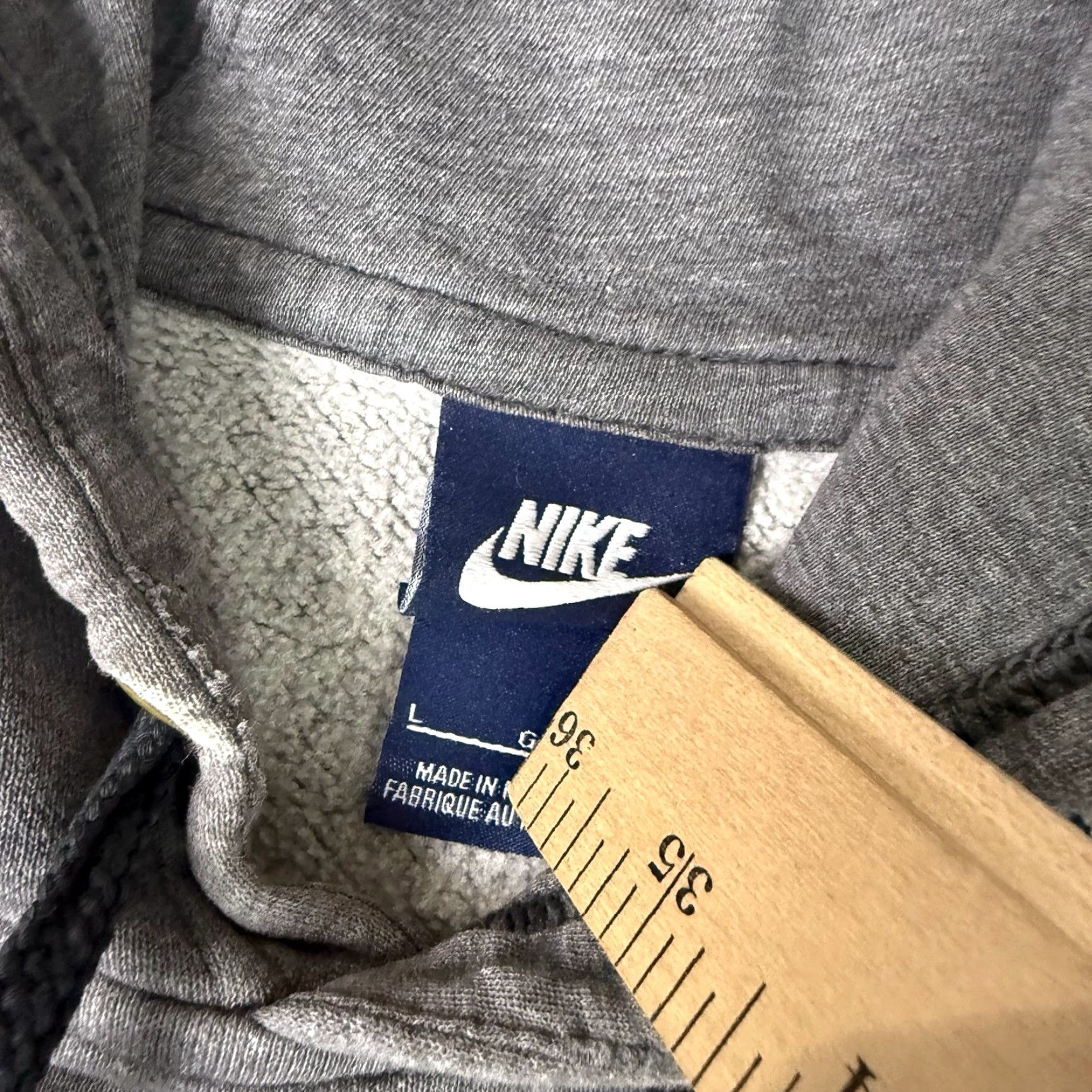 Nike VINTAGE Nike Sweatshirt Mens Large Gray Embroidered Swoosh Distressed Logo Essential L Size US L / EU 52-54 / 3 - 5 Thumbnail