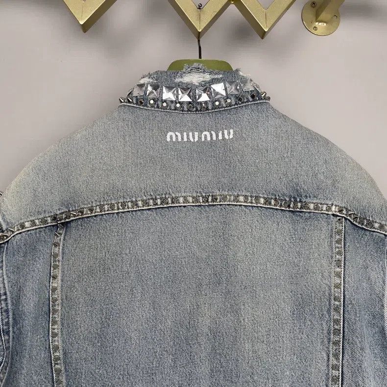 Miu Miu Miu Miu 38 Women's rhinestone rivet decorative denim jacket Size M / US 6-8 / IT 42-44 - 4 Thumbnail