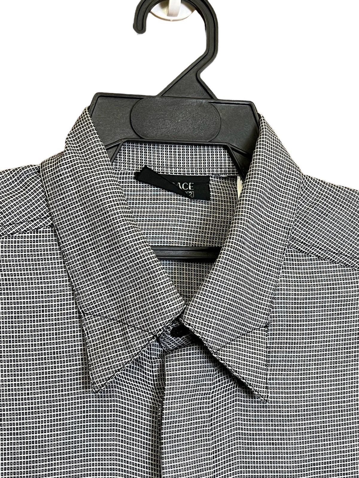 Versace GRAIL🔥VINTAGE VERSACE CLASSIC V2 L/SLEEVE BUTTON UPS SHIRT Size US L / EU 52-54 / 3 - 3 Thumbnail