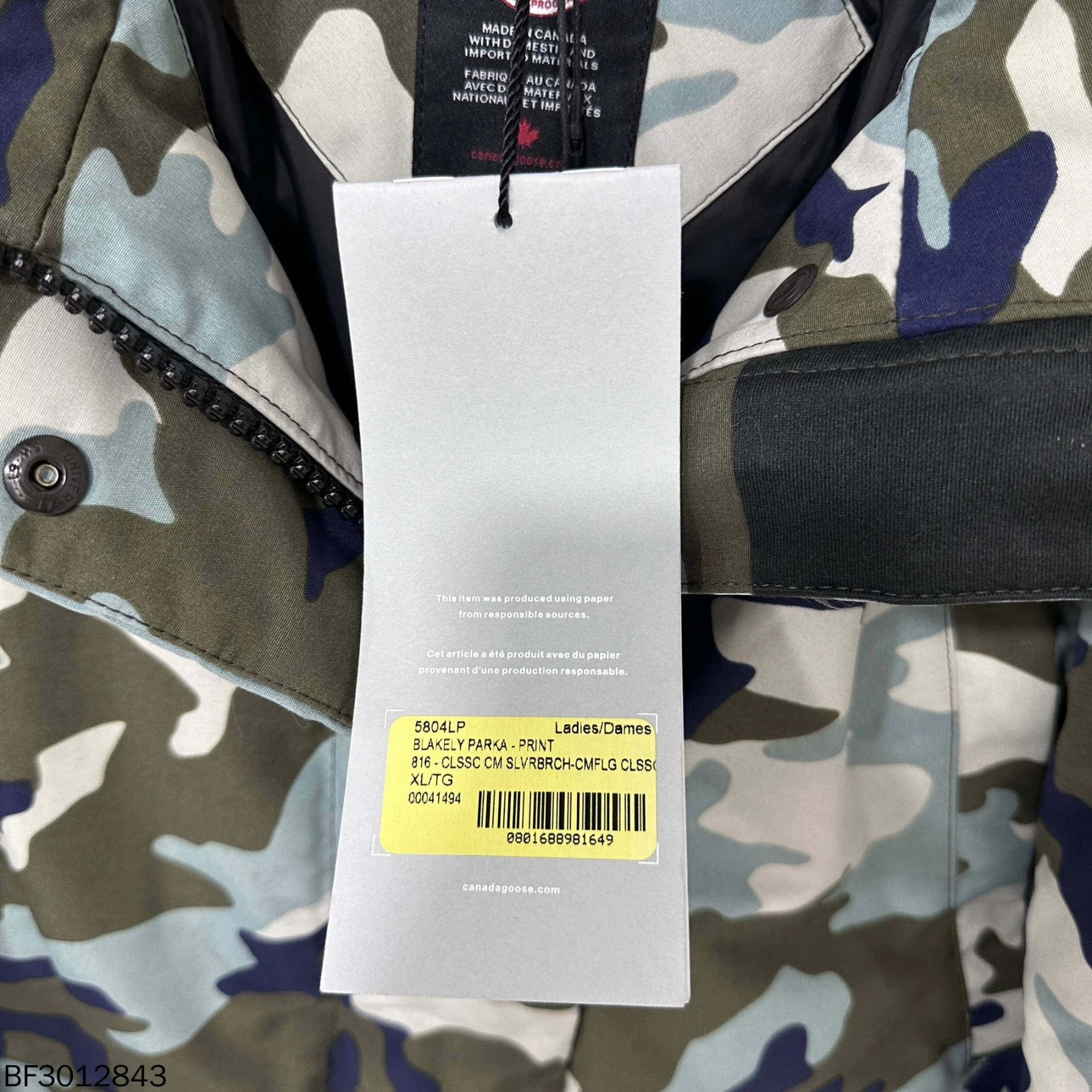 Canada Goose Canada Goose camo logo hooded down jacket XL Size US XL / EU 56 / 4 - 4 Thumbnail
