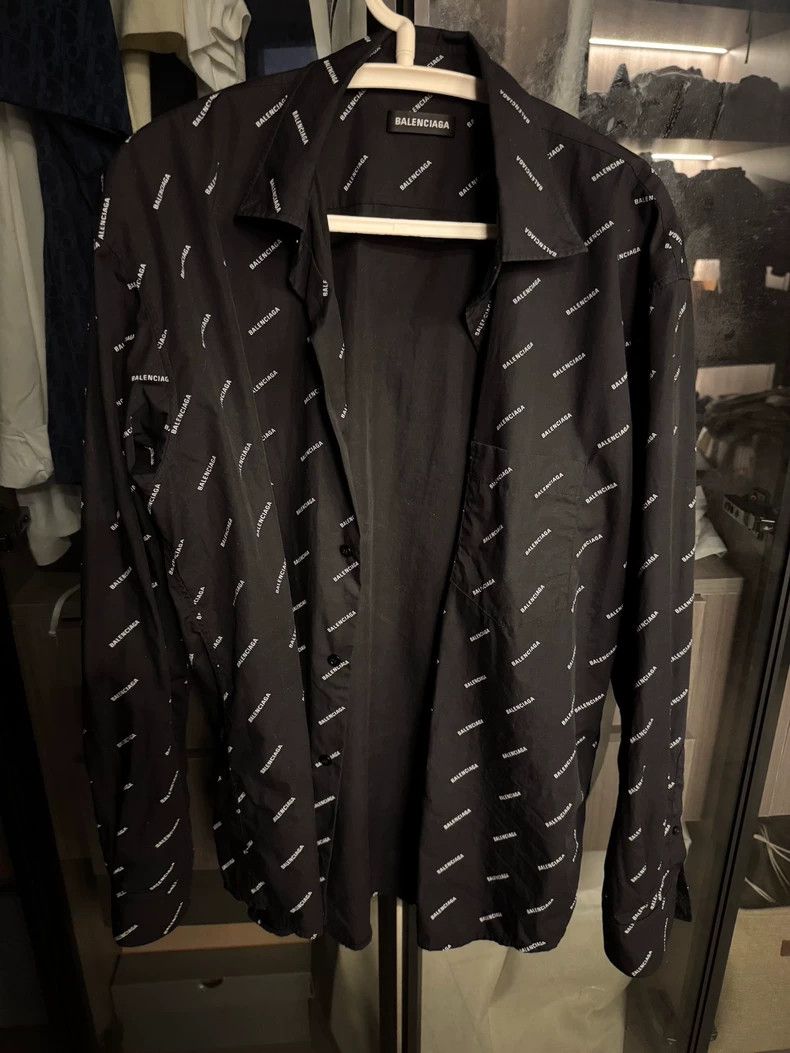 Balenciaga Balenciaga size 38 Bullet Screen Shirt Size US XXS / EU 40 - 1 Thumbnail