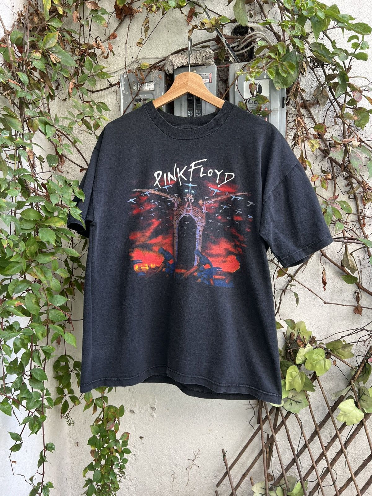 Band Tees × Pink Floyd × Vintage 90s Pink Floyd The Wall Rock 
