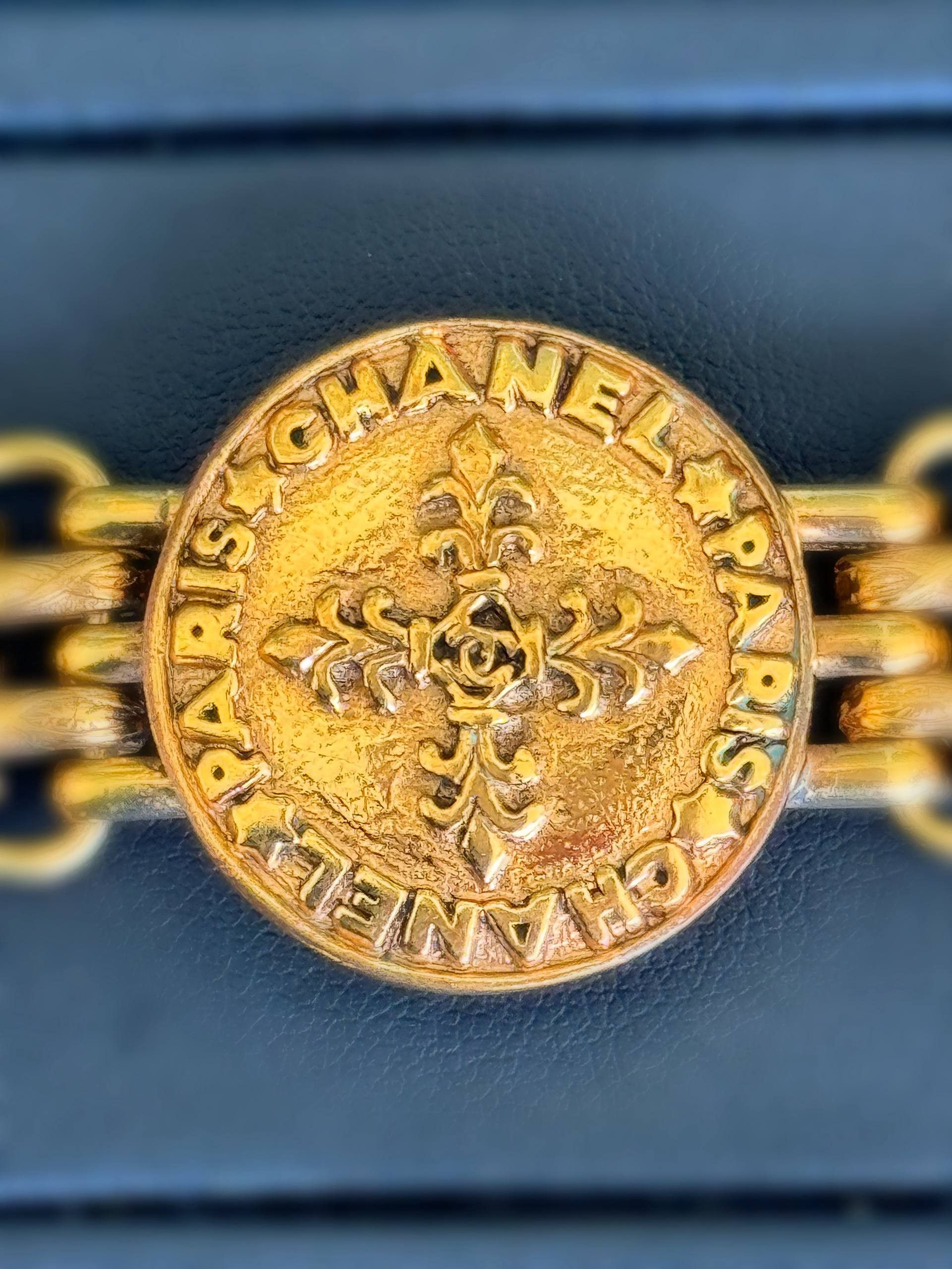 Chanel Chanel Sun & Crest Medallion Chain 7” Bracelet Gold Plated Size ONE SIZE - 11 Thumbnail