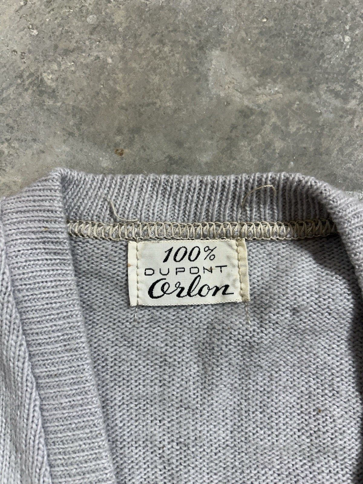 Vintage VTG 70’s Knit Sweater Vest Gray V Neck Plain Orlon Pullover Size XS / US 0-2 / IT 36-38 - 2 Thumbnail