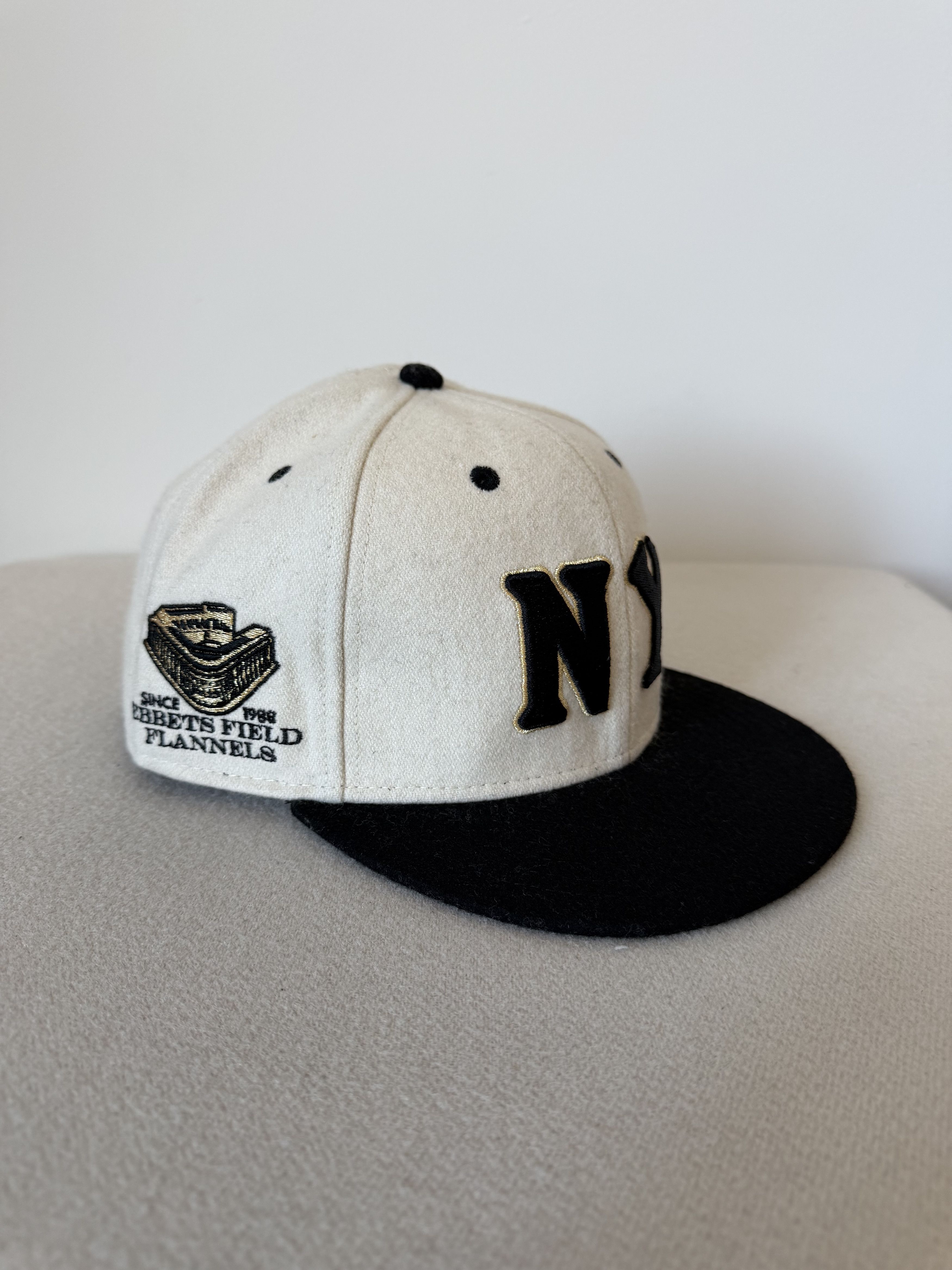 Ebbets Field Flannels 7 1/2 Ebbets Field Flannels New York Black Yankees Fitted Size ONE SIZE - 1 Thumbnail