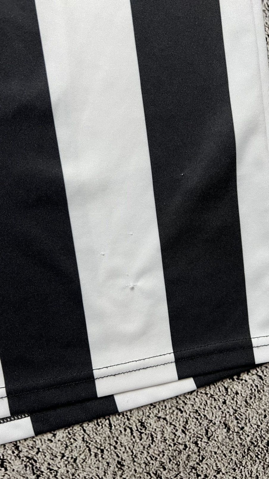Castore Castore Newcastle United jersey Size US L / EU 52-54 / 3 - 3 Thumbnail