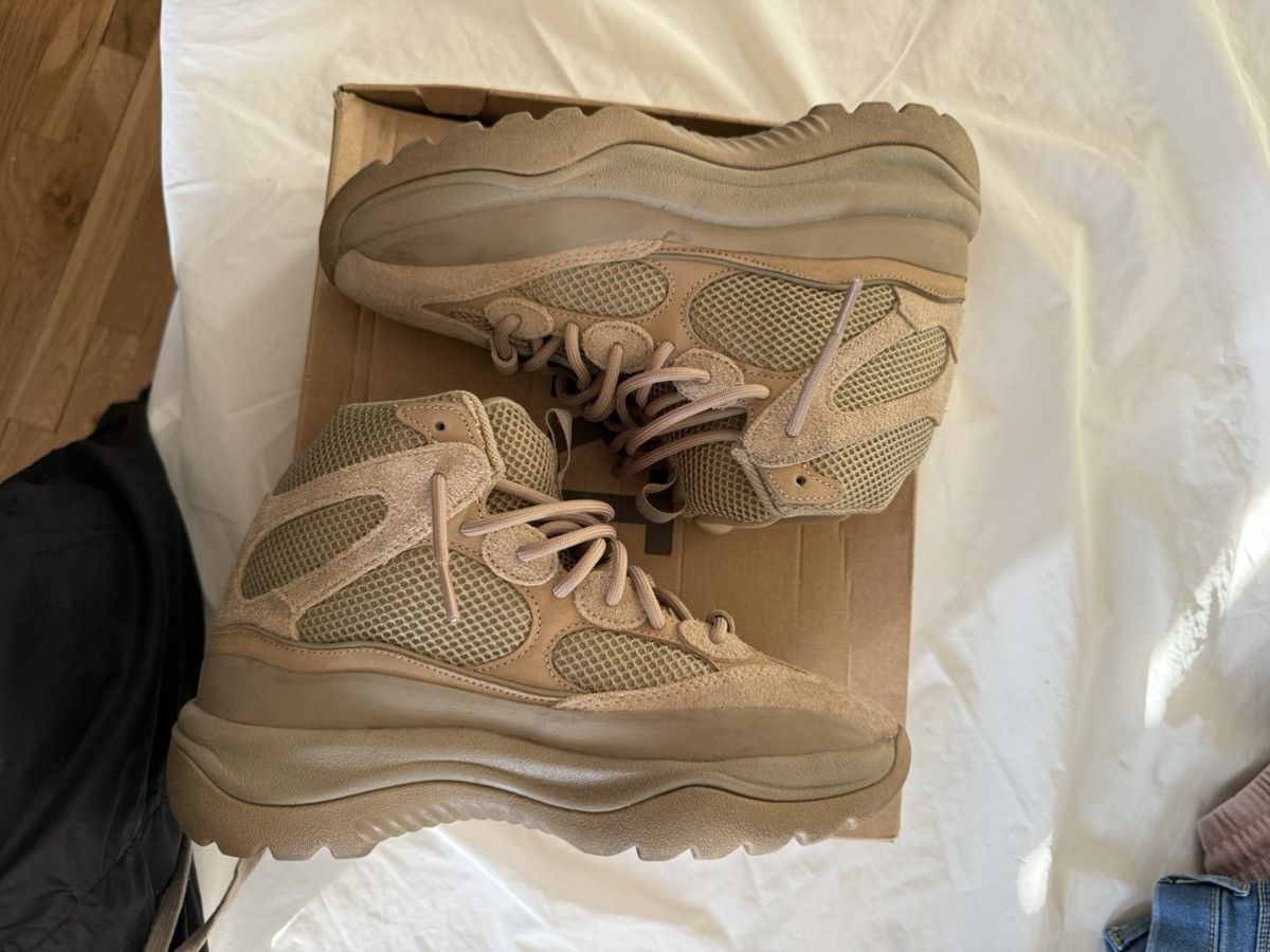 Yeezy Cream Yeezy Boots Size US 7.5 / EU 40-41 - 1 Thumbnail