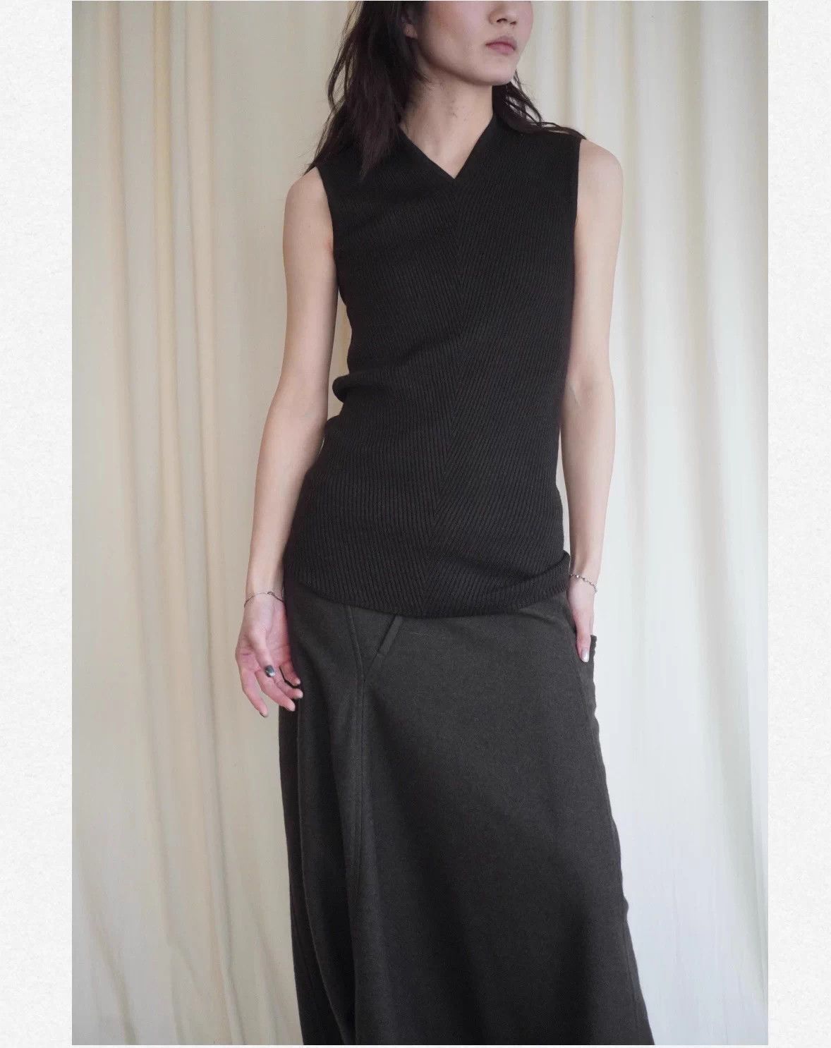 Hermes Hermes by JPG Herringbone Cashmere Silk Tank Top Deep Brown Size L / US 10 / IT 46 - 1 Thumbnail