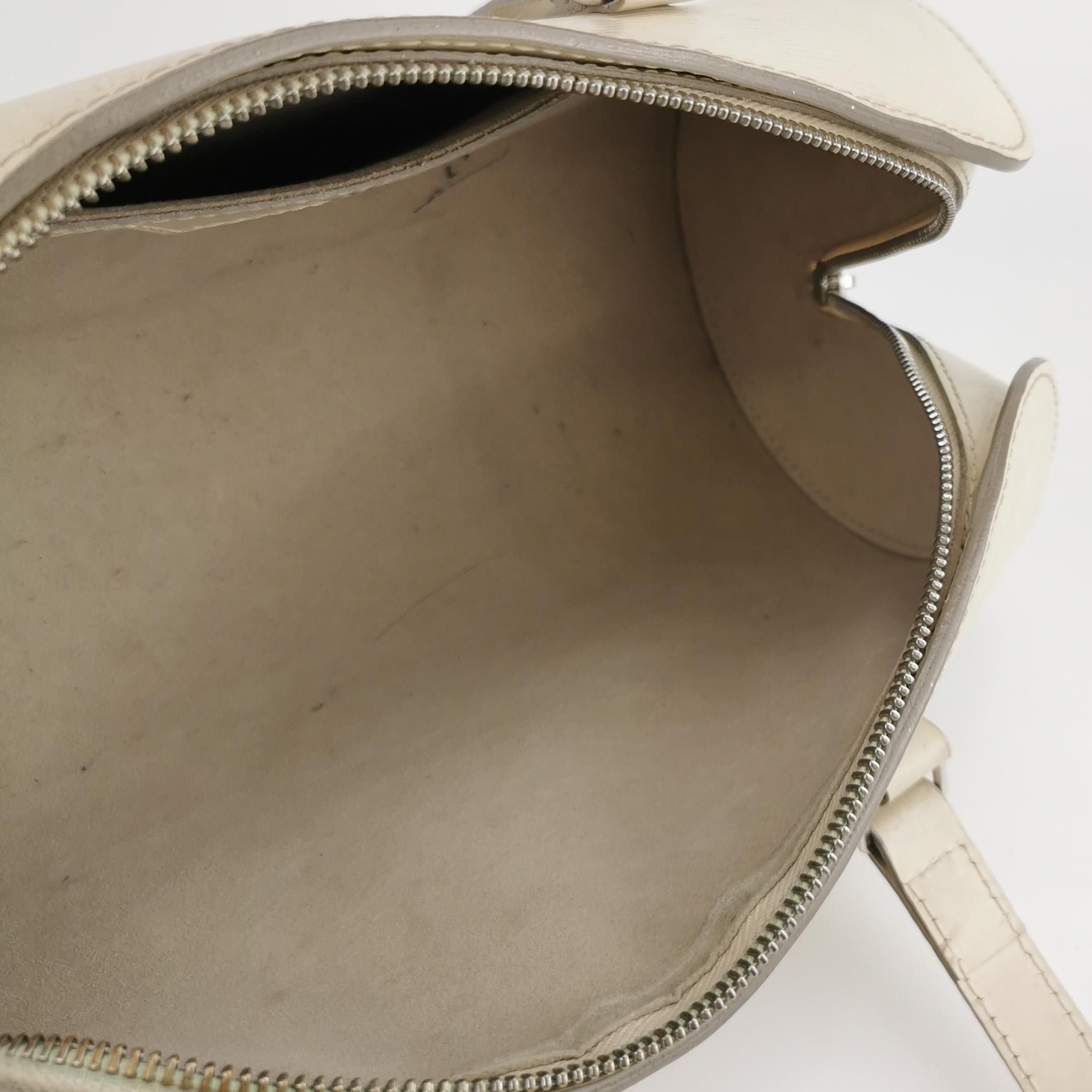 Louis Vuitton Louis Vuitton (LV) Papillon cowhide solid color ripple zipp Size ONE SIZE - 1 Thumbnail