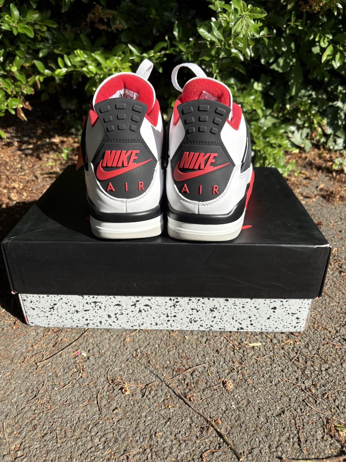Jordan Brand Jordan 4 Fire Red 2020 Size US 9.5 / EU 42-43 - 2 Thumbnail