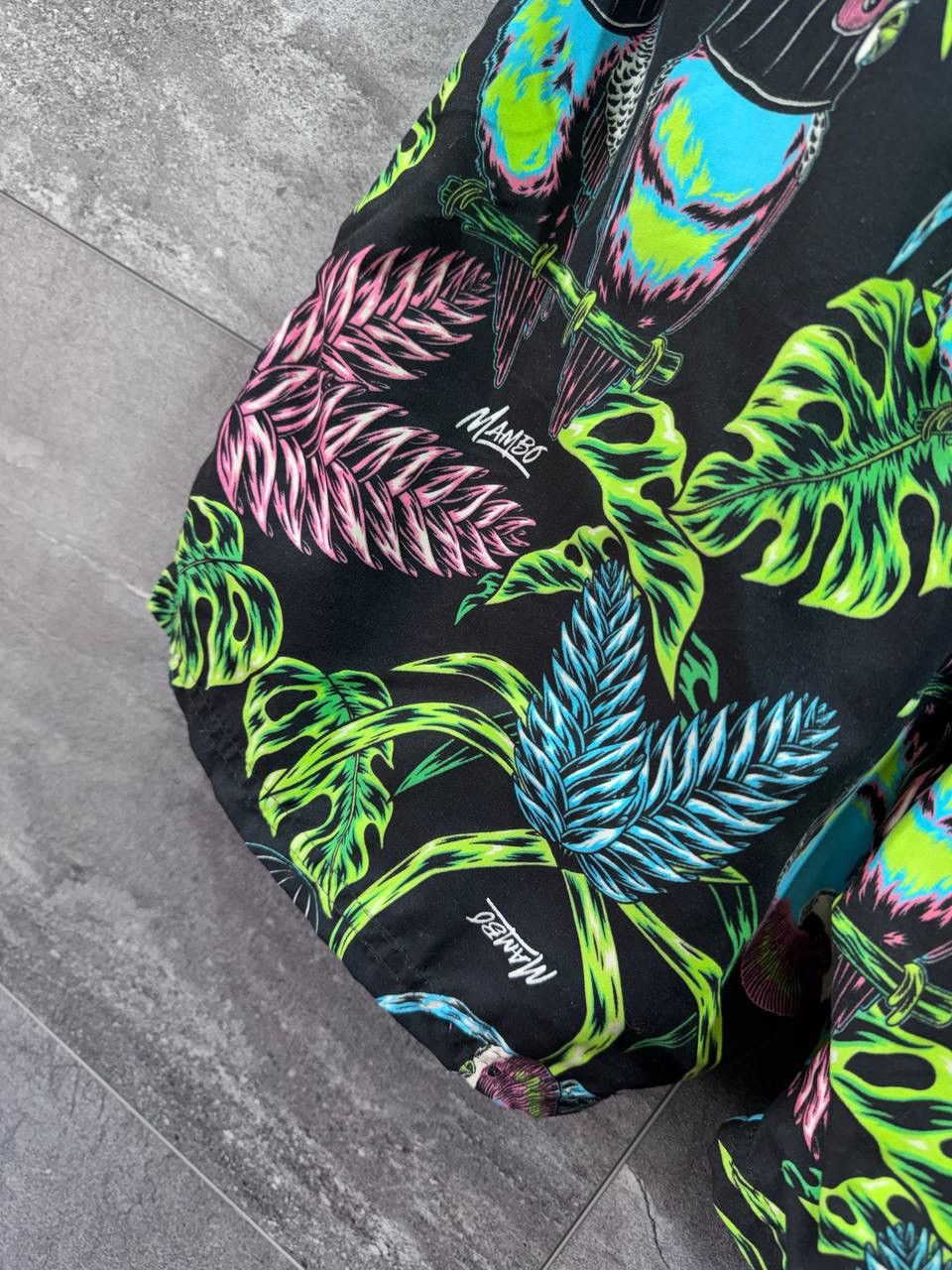Mambo Mambo Men's Tropical Parrot Board Shorts Swim Trunks Size US 34 / EU 50 - 11 Thumbnail