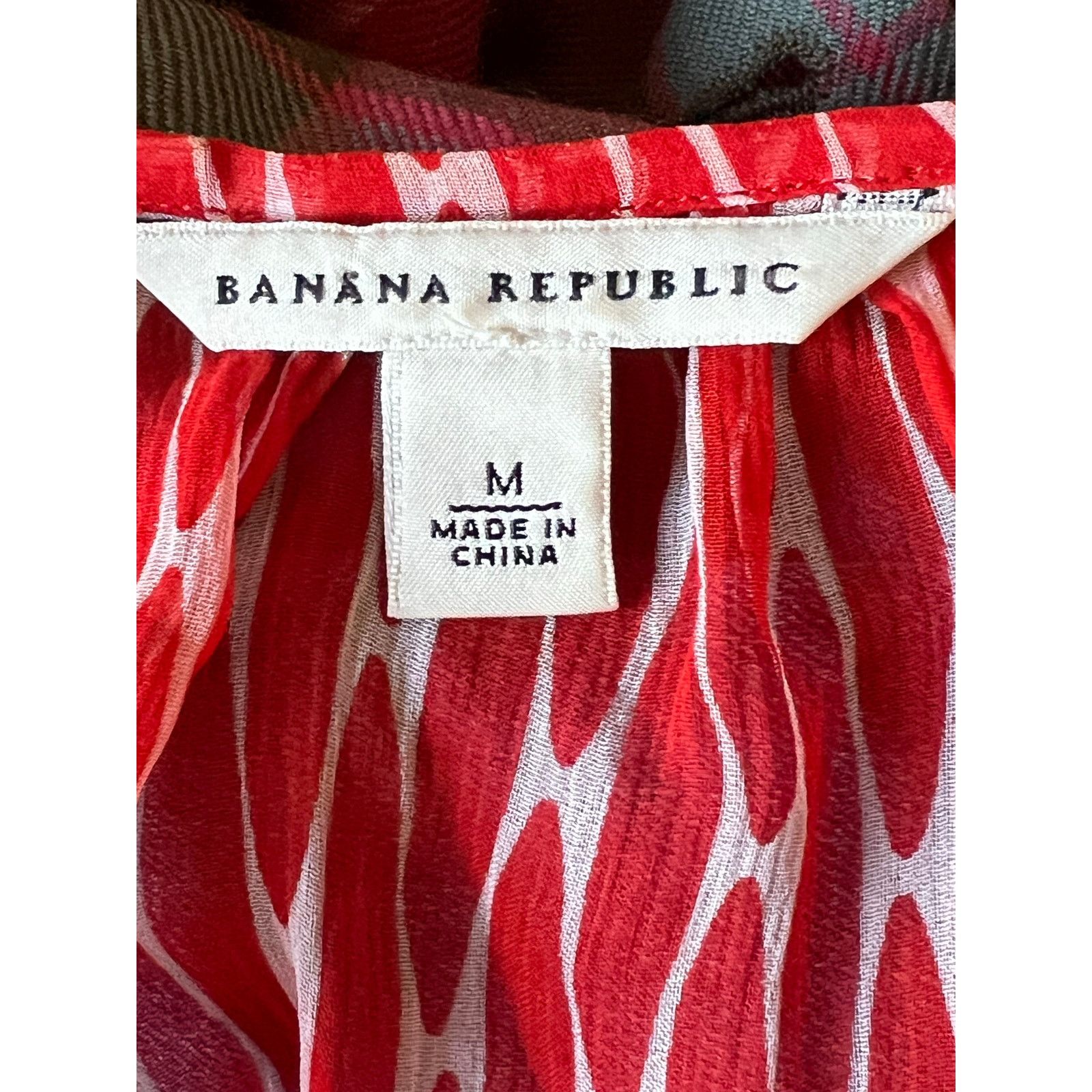 Banana Republic Banana Republic Silk Blouse Red geometric Ikat Print Size M Size M / US 6-8 / IT 42-44 - 7 Thumbnail