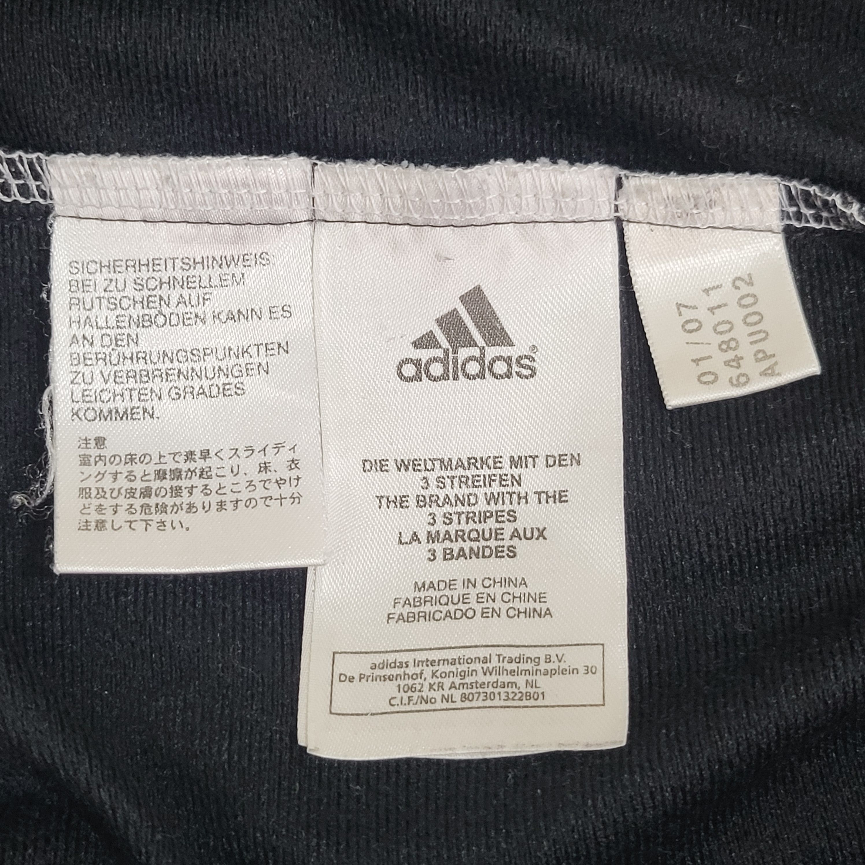 Adidas Adidas Vintage Track Jacket Y2K size M but fit L Size US M / EU 48-50 / 2 - 8 Thumbnail