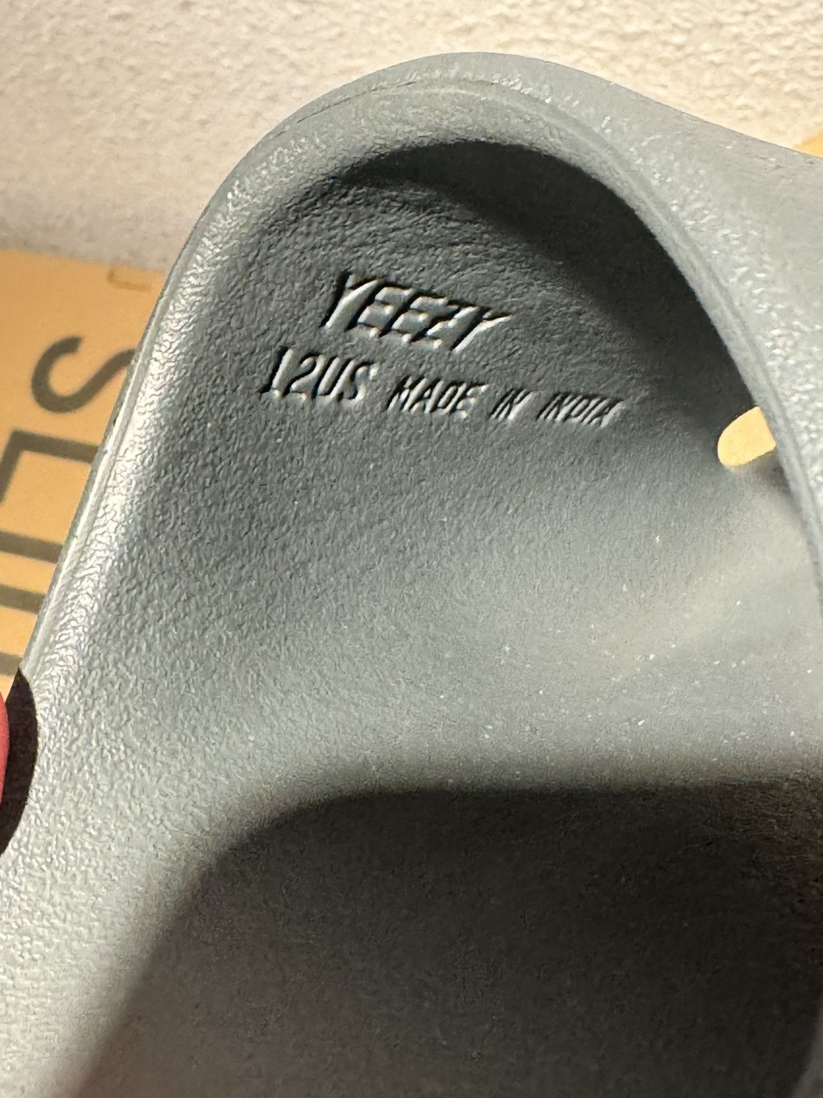 Adidas Yeezy ‘Dark Onyx’ Slide Size US 12 / EU 45 - 9 Thumbnail