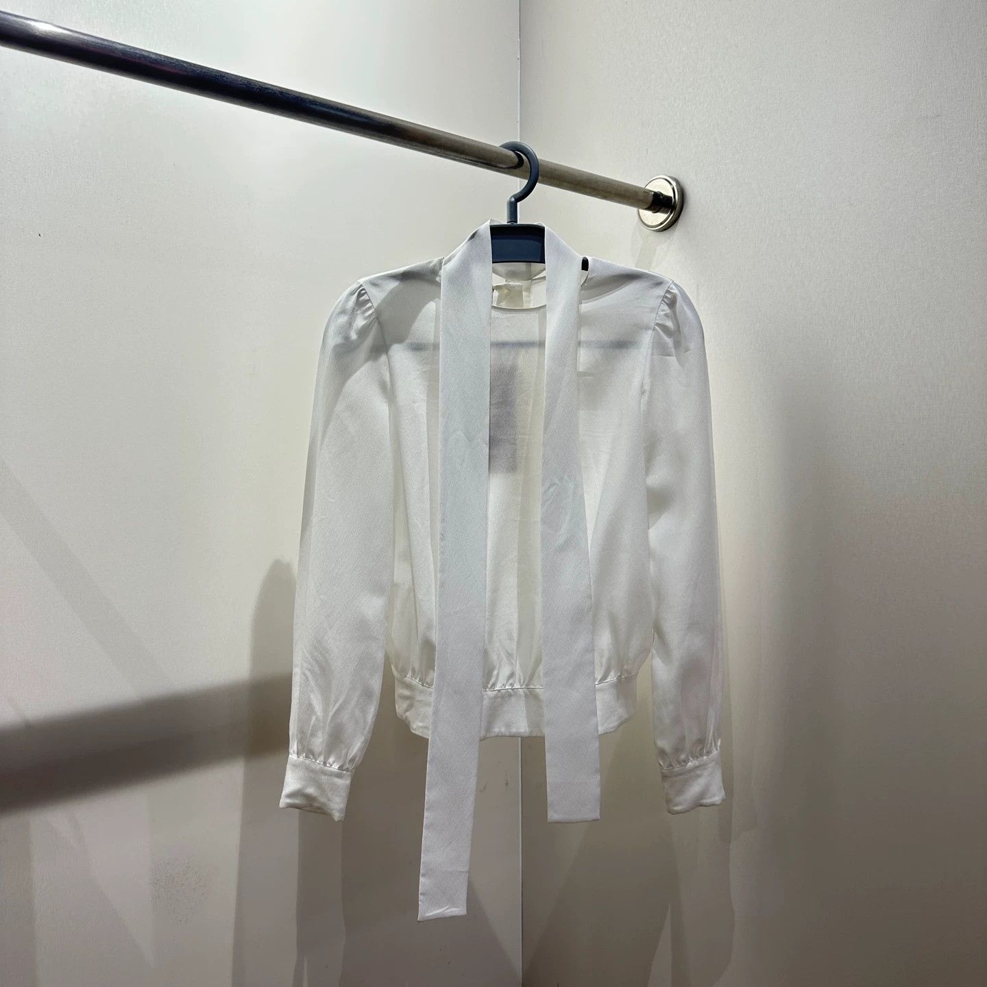 Prada Prada feb495 ribbon button LS shirt 36 Size XS / US 0-2 / IT 36-38 - 1 Thumbnail