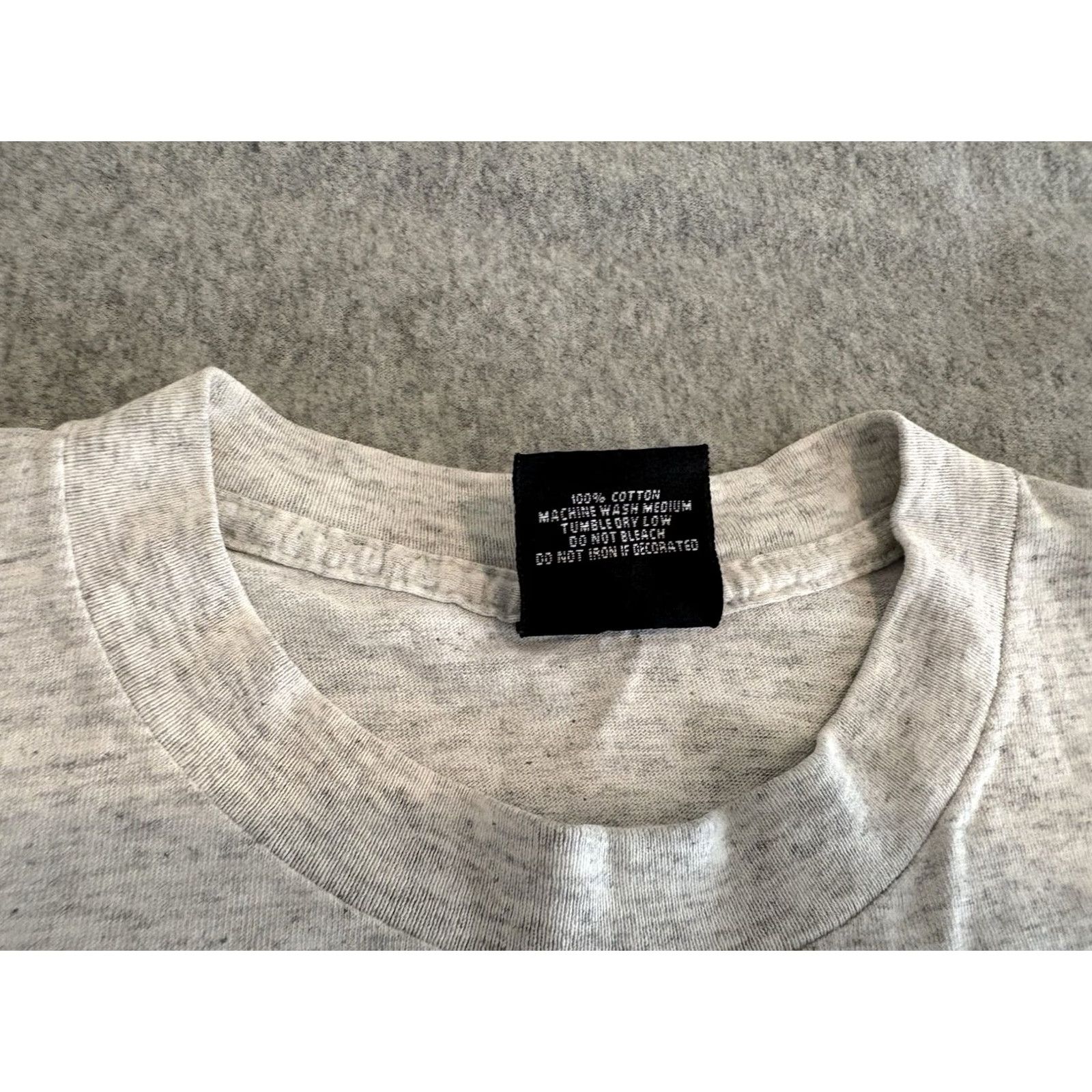 Vintage VINTAGE Maui & Sons Heavy Duty Shark Tee Shirt Gray Made in USA Large Shirt Mens 1994 Shark Tee Shirt, Gray, L Size US L / EU 52-54 / 3 - 6 Thumbnail