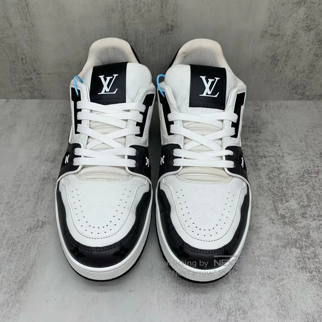 Louis Vuitton lv trainer black and white sneaker. Size US 7 / EU 40 - 4 Thumbnail