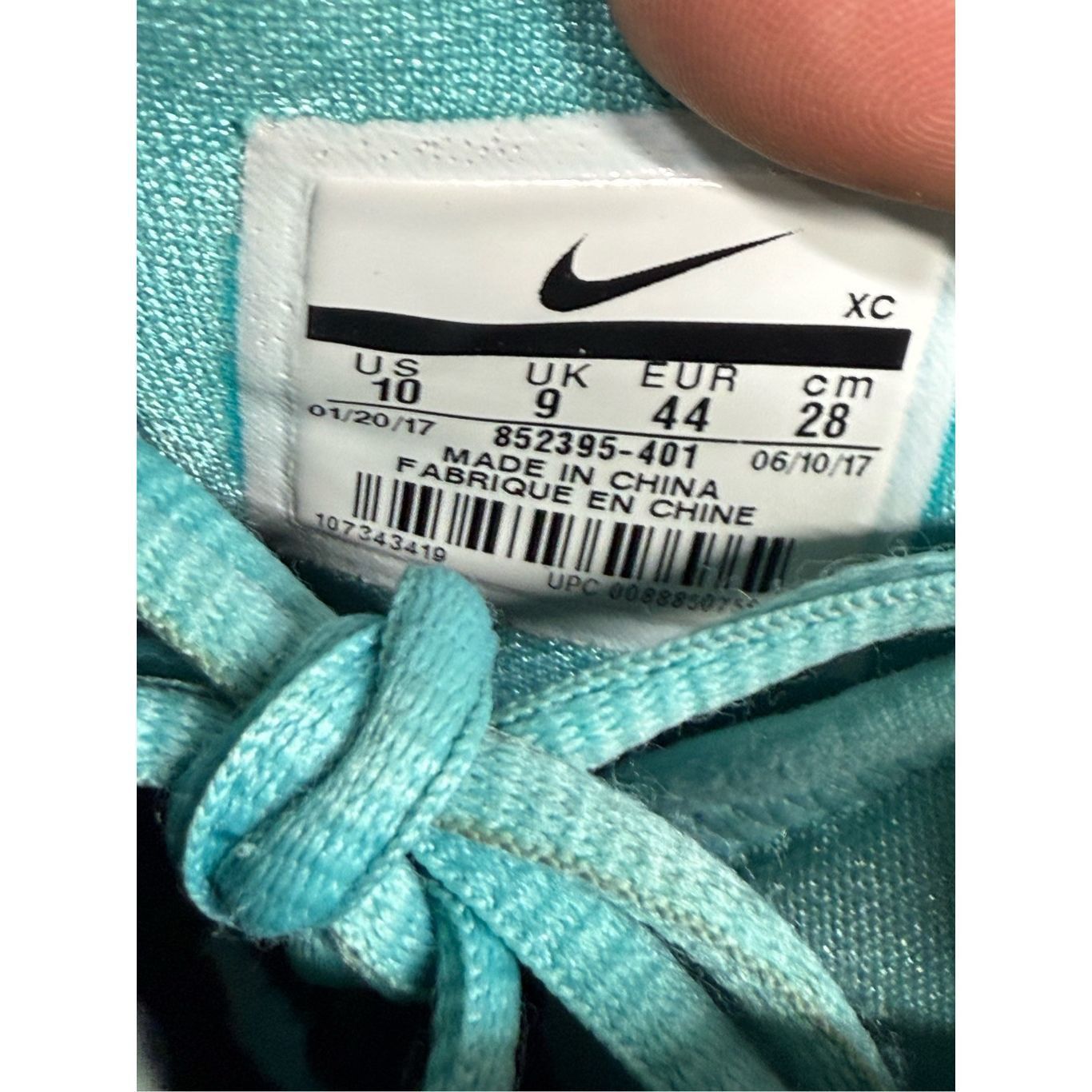 Nike Size 10 - Nike Kyrie 3 Tiffany - 852395-401 RARE Blue Size US 10 / EU 43 - 9 Thumbnail