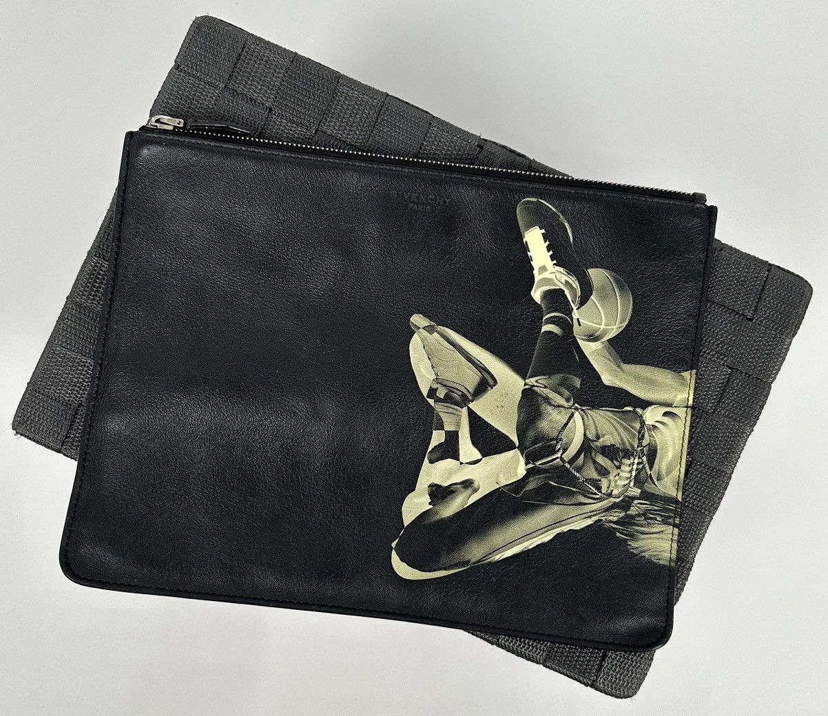 Givenchy Givenchy - Basketball Player - Calfskin Leather Pouch Size ONE SIZE - 1 Thumbnail