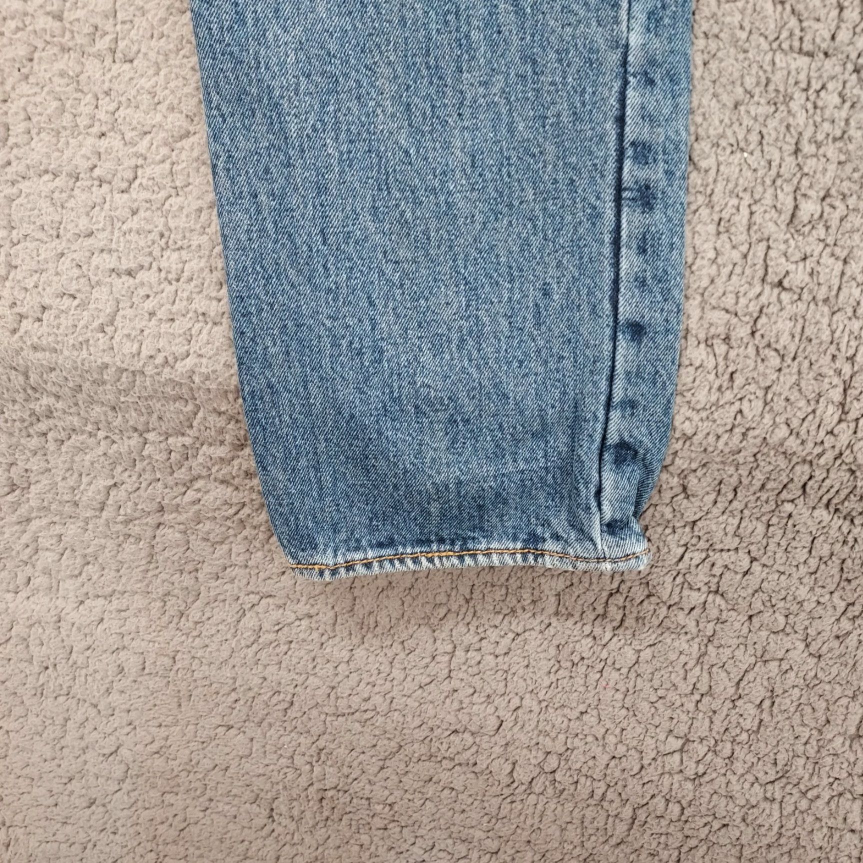 Levi's Levi's 501 Med Wash Jeans - Regular Denim 32x32 Button Fly Straight Mens 501 Series Blue Denim Jeans Size US 32 / EU 48 - 5 Thumbnail