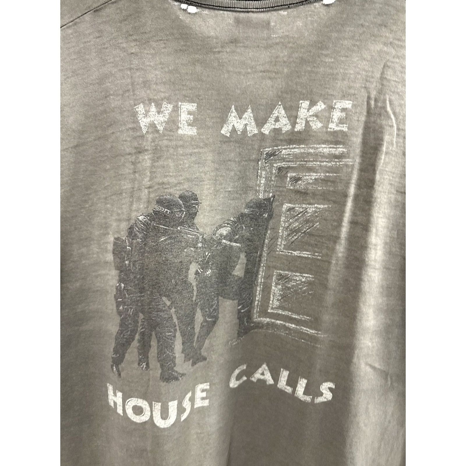 Fruit Of The Loom VTG 90s SWAT Military We Make House Calls Gun Gradient Sun Faded T-Shirt XXL Men Black Distressed Workwear Size US XXL / EU 58 / 5 - 3 Thumbnail