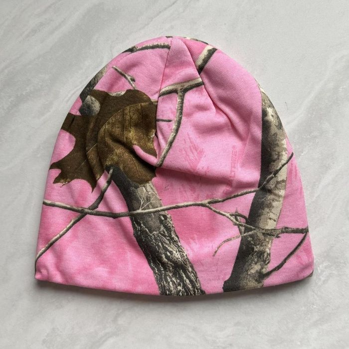 Arc'Teryx Vintage Y2K/90s Style Pink Real Tree Camo Essential Beanie ...