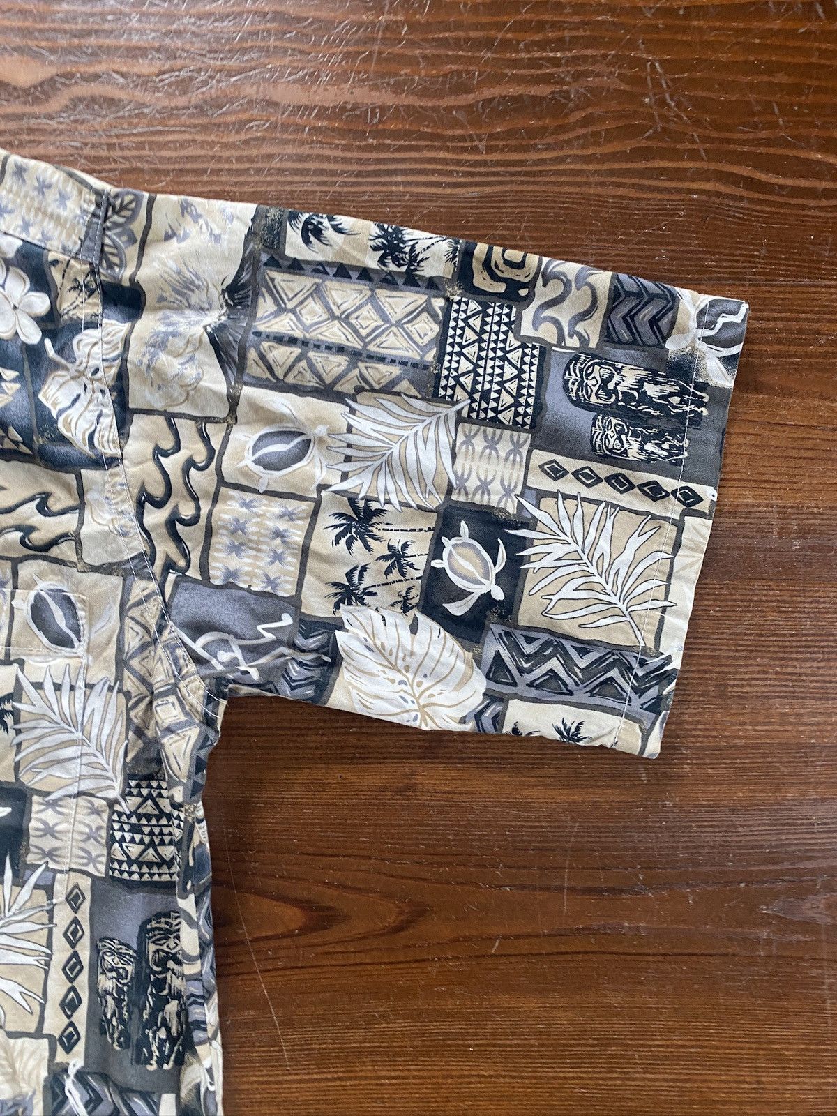 Vintage Vintage 80’s Hawaiian Beach Tribal Button Up Style Polo Size US XS / EU 42 / 0 - 3 Thumbnail