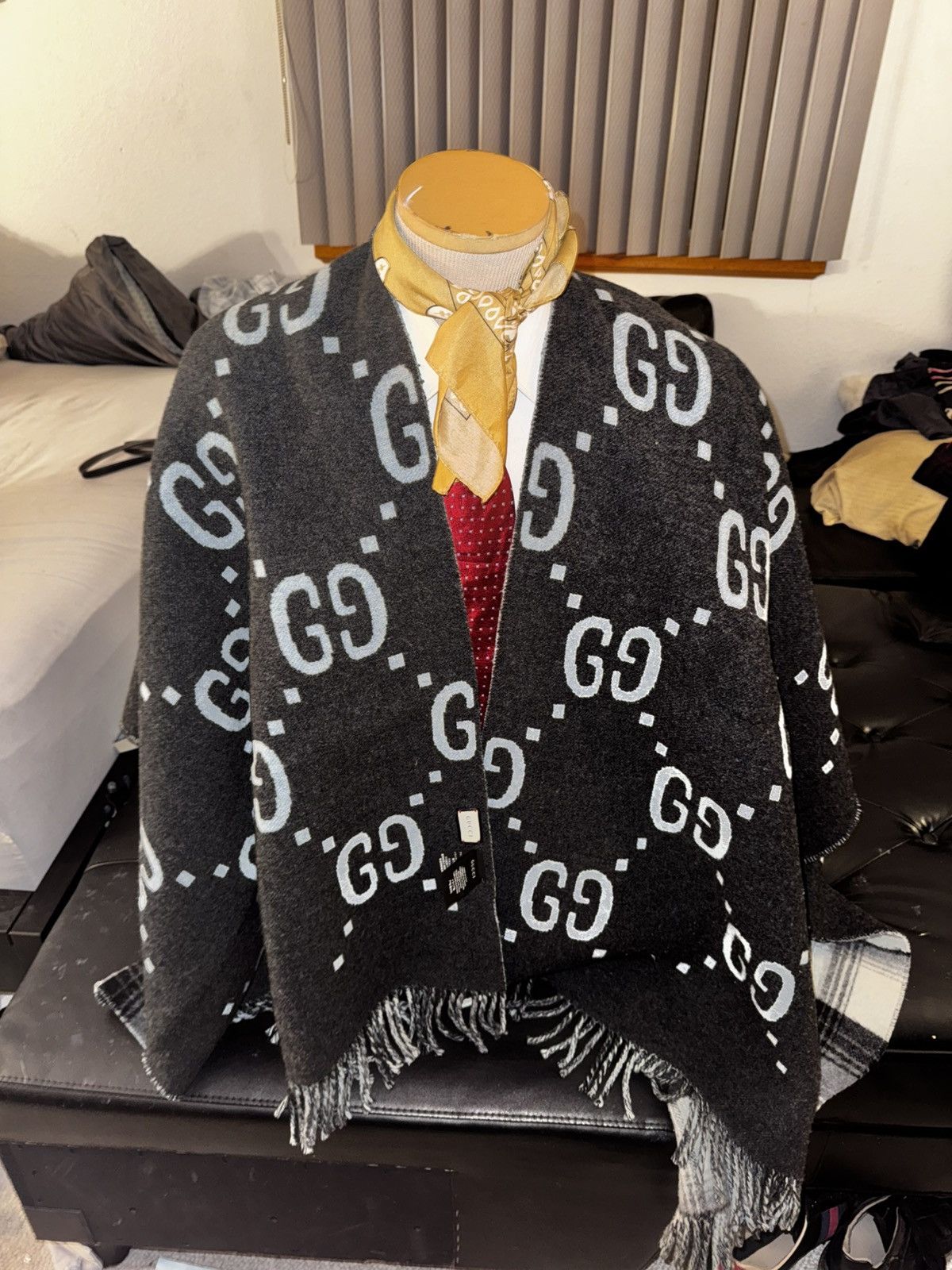 Gucci Gucci GG Monogram Reversible Wool Poncho – Rare Piece Size US M / EU 48-50 / 2 - 1 Thumbnail