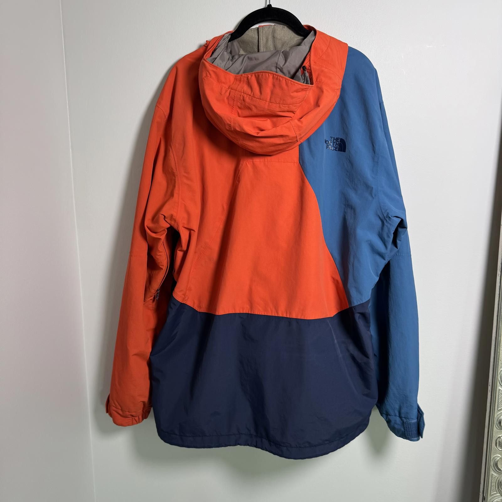 The North Face The North Face Men's Colorblock Windbreaker Jacket Size L Size US L / EU 52-54 / 3 - 4 Thumbnail