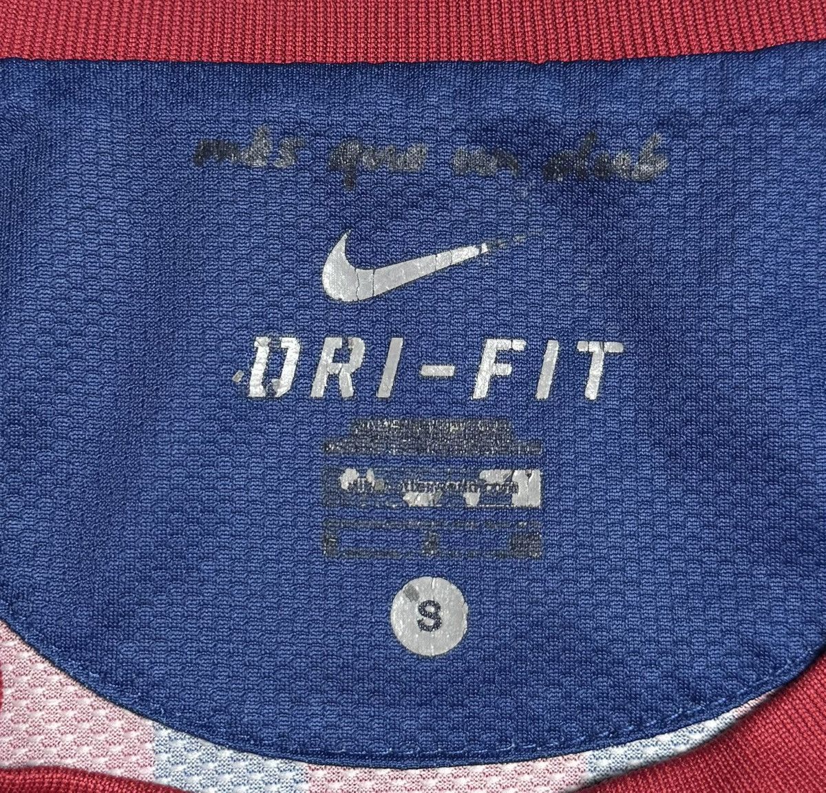 Nike Barcelona 2011 2012 Home Football Shirt Soccer Jersey Nike Size US S / EU 44-46 / 1 - 14 Thumbnail