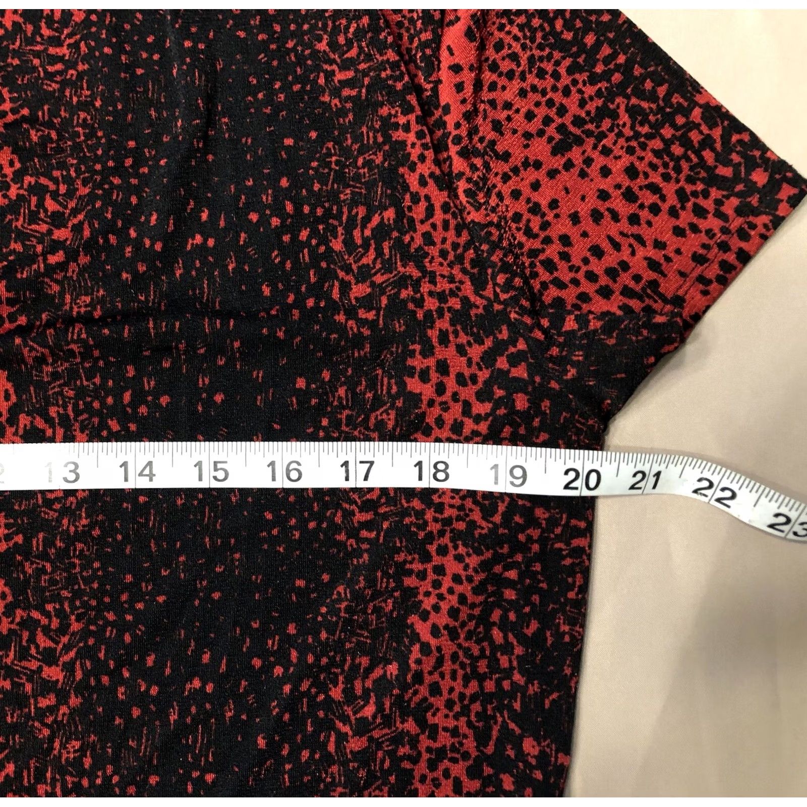 Vintage Jaclyn Smith Blouse Shirt Women L Red Animal Print Short Sleeve Cowl Neck Stretch Retro Geometric" Size L / US 10 / IT 46 - 6 Thumbnail