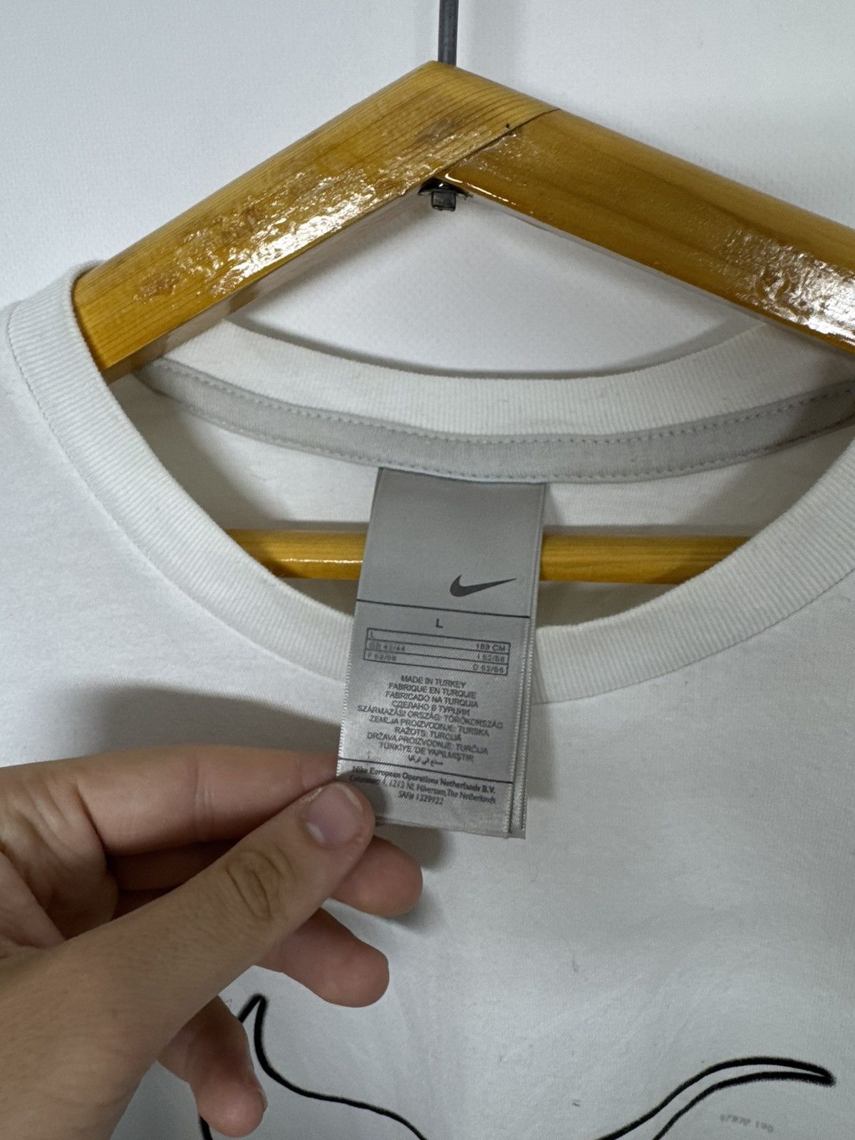 Nike Vintage Y2k Nike Big Swoosh T-Shirt Size US L / EU 52-54 / 3 - 9 Thumbnail