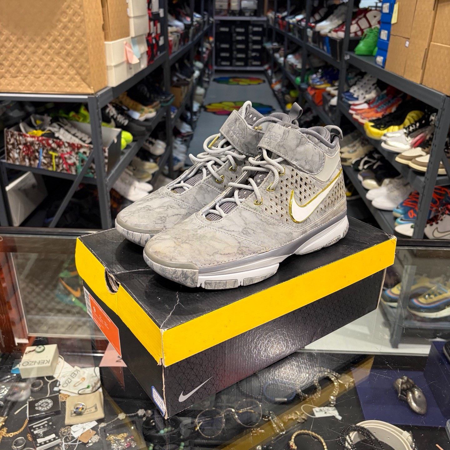 Nike Nike Gray Lowtop Sneakers 9.5 Men Size US 9.5 / EU 42-43 - 1 Thumbnail