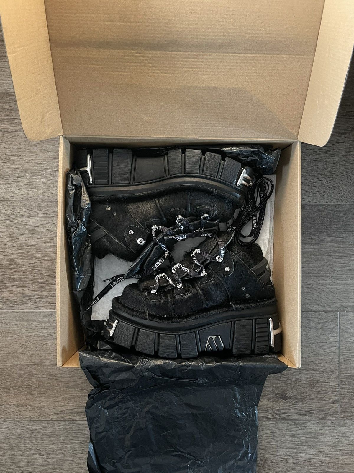 New Rock × Vetements Horse hair Vetements x New Rocks | Grailed