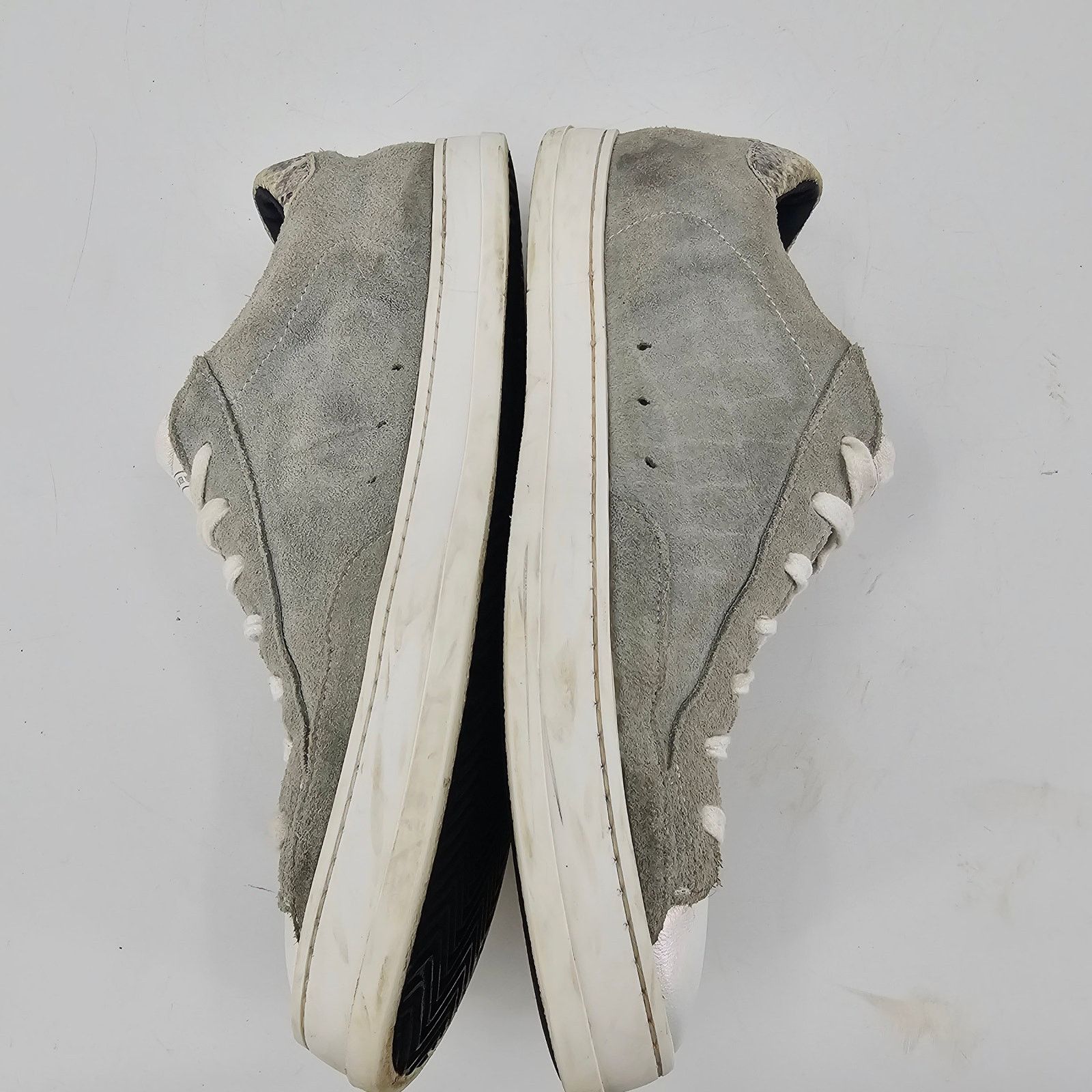 P448 P448 Jack Perforated Suede Fashion Sneaker EU 40 US 9 Size US 9 / IT 39 - 5 Thumbnail