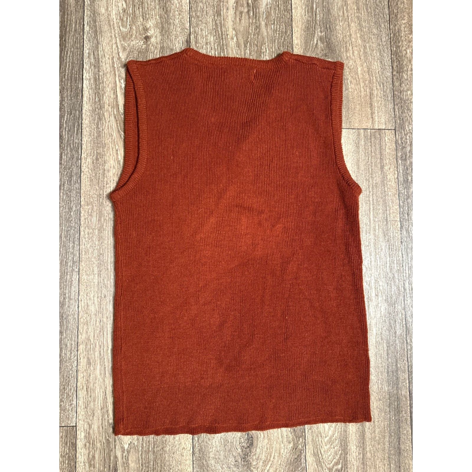 Vintage VINTAGE 60s 100% Acrylic Soft Knit Burgundy Red Sweater Vest V Neck Large S Red Shirt? Size S / US 4 / IT 40 - 5 Thumbnail