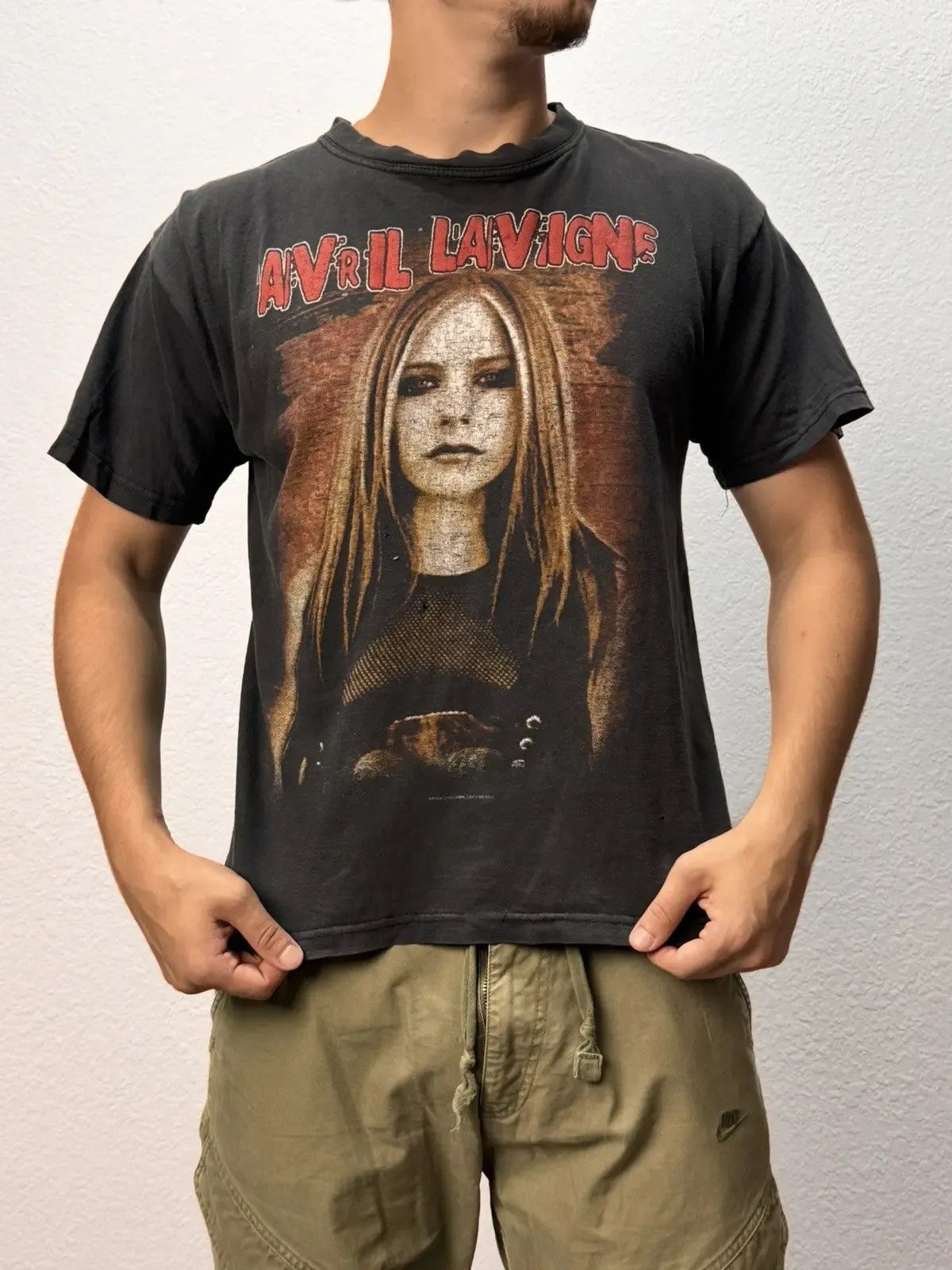 Vintage Y2K T-shirt AVriL LavIgne 2005 punk rock faded