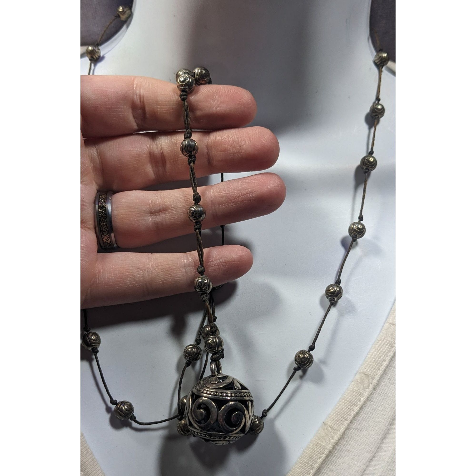 Other Vintage Silver Tone Beaded Station Necklace With Floral Engr Size ONE SIZE - 3 Thumbnail