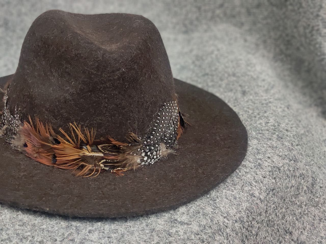 Harris Tweed Joules felt fedora hat feather trim Western Cowboy Vintage Size ONE SIZE - 4 Thumbnail