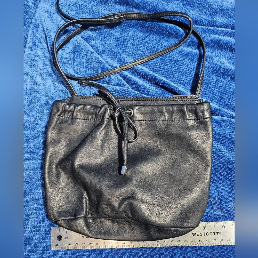 Cos Vintage COS Black Leather Crossbody Pouch Bag Size ONE SIZE - 4 Thumbnail