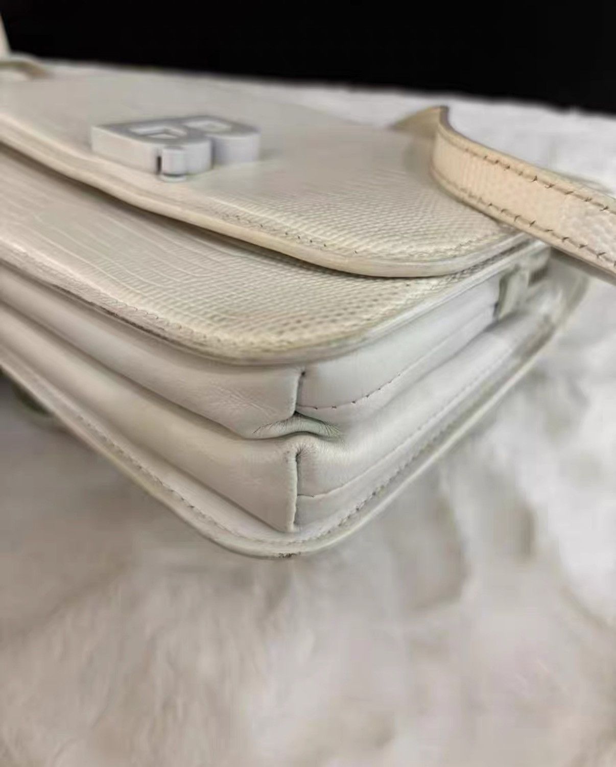 Balenciaga Balenciaga white B-logo lizard-textured box bag J38 Size ONE SIZE - 8 Thumbnail